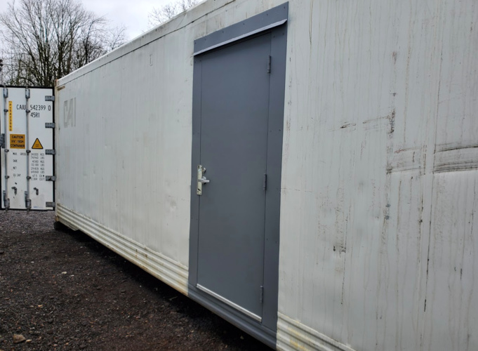 standard man door on reefer